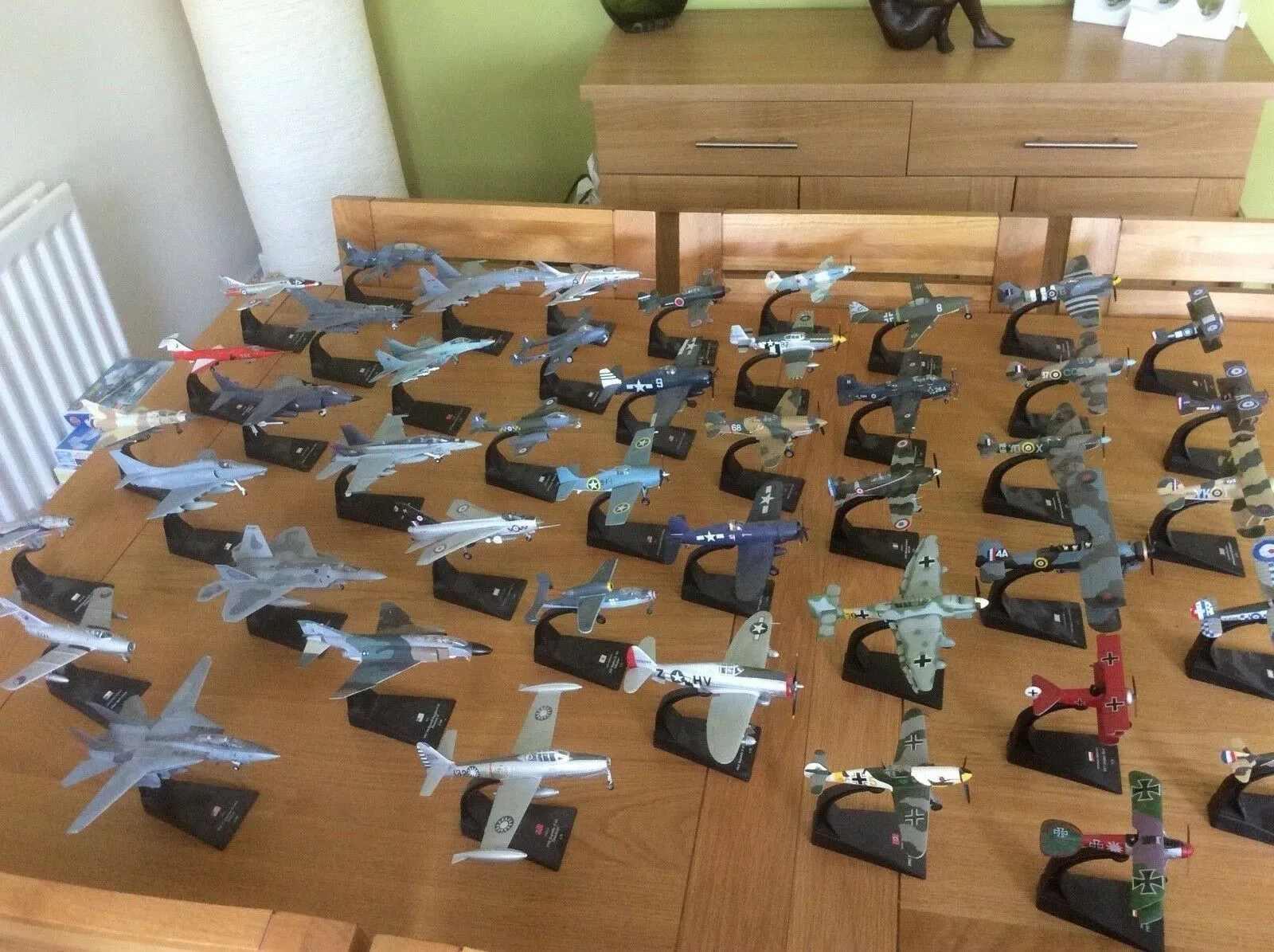 img/2940_awesome-french-aircraft-diecast-models-a-collectors-guide.webp