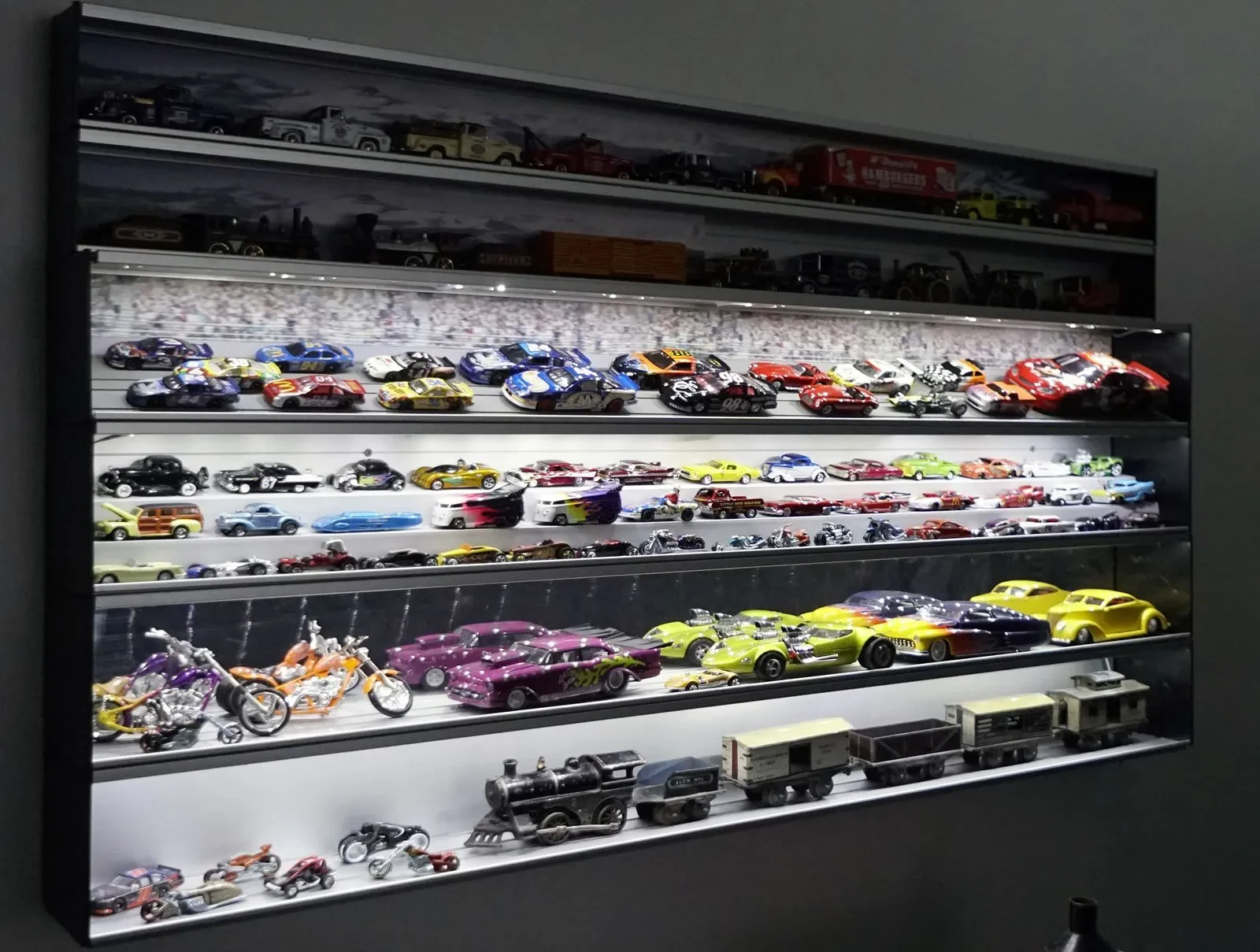 124 Scale Diecast Car