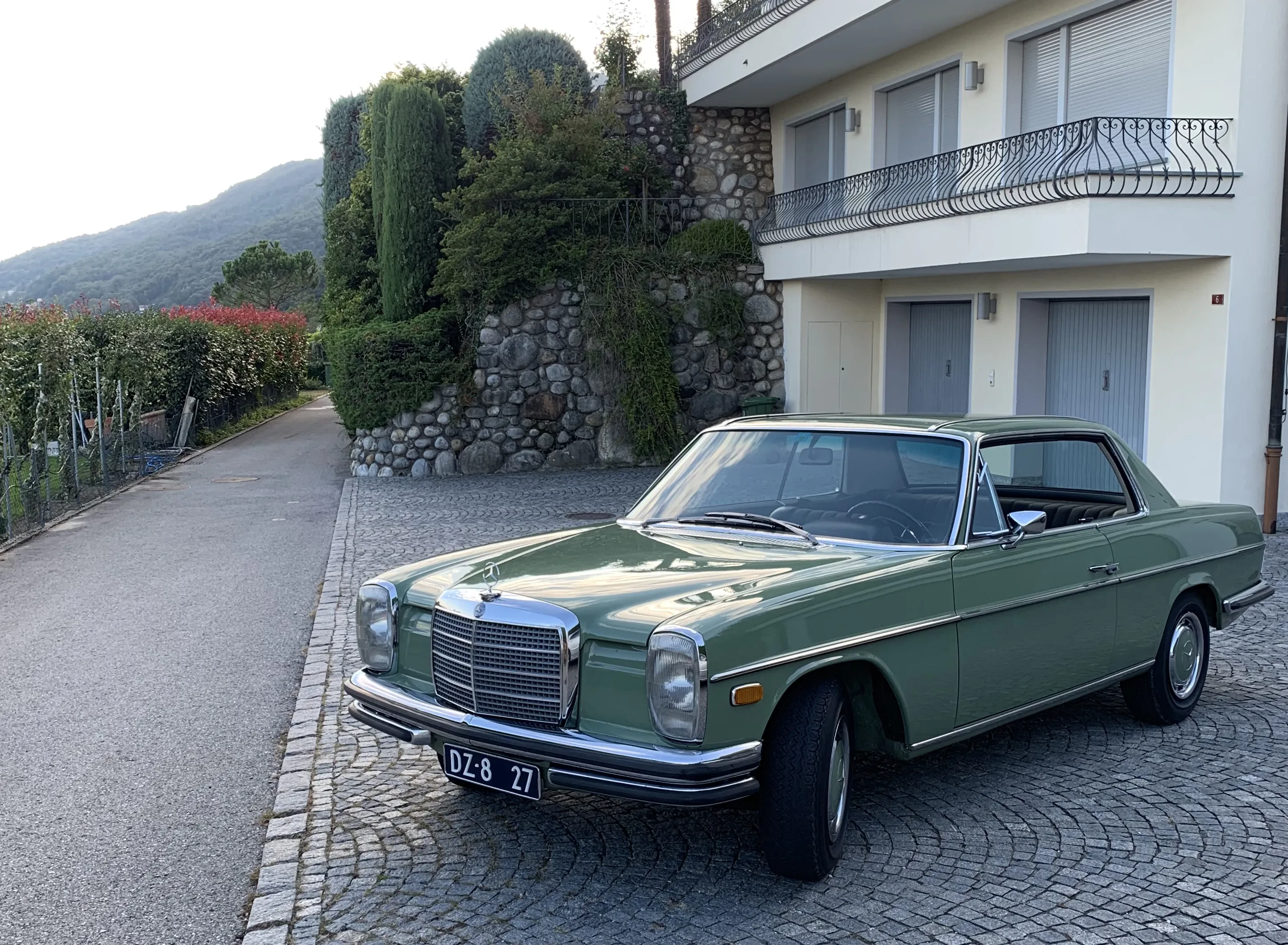 Mercedes W114 real car