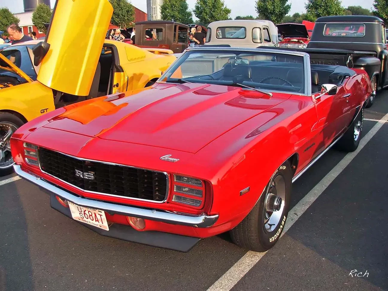 Auto World 1969 Camaro RS diecast
