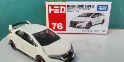 img/2453_tomica-honda-diecast-cars-a-collectors-guide-to-prices-and-models.webp