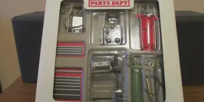 img/2375_level-up-your-118-diecast-collection-with-awesome-garage-accessories.webp