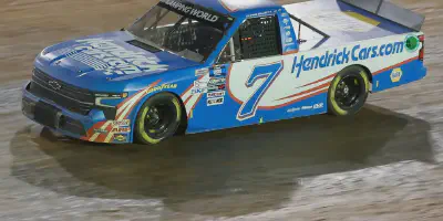 img/2965_nascar-race-version-diecast-cars-a-collectors-guide.webp