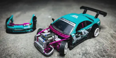 img/2338_hobi-diecast-mobil-your-guide-to-tiny-metal-wonders.webp