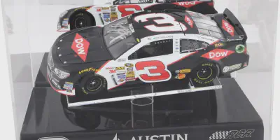 img/2421_nascar-diecast-collecting-a-deep-dive-into-the-hobby.webp