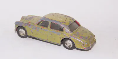 img/2394_revving-up-your-collection-a-diecast-restoration-guide.webp